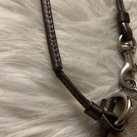 Small Coach Wristlet Grey/Silver - Picture 3 of 6